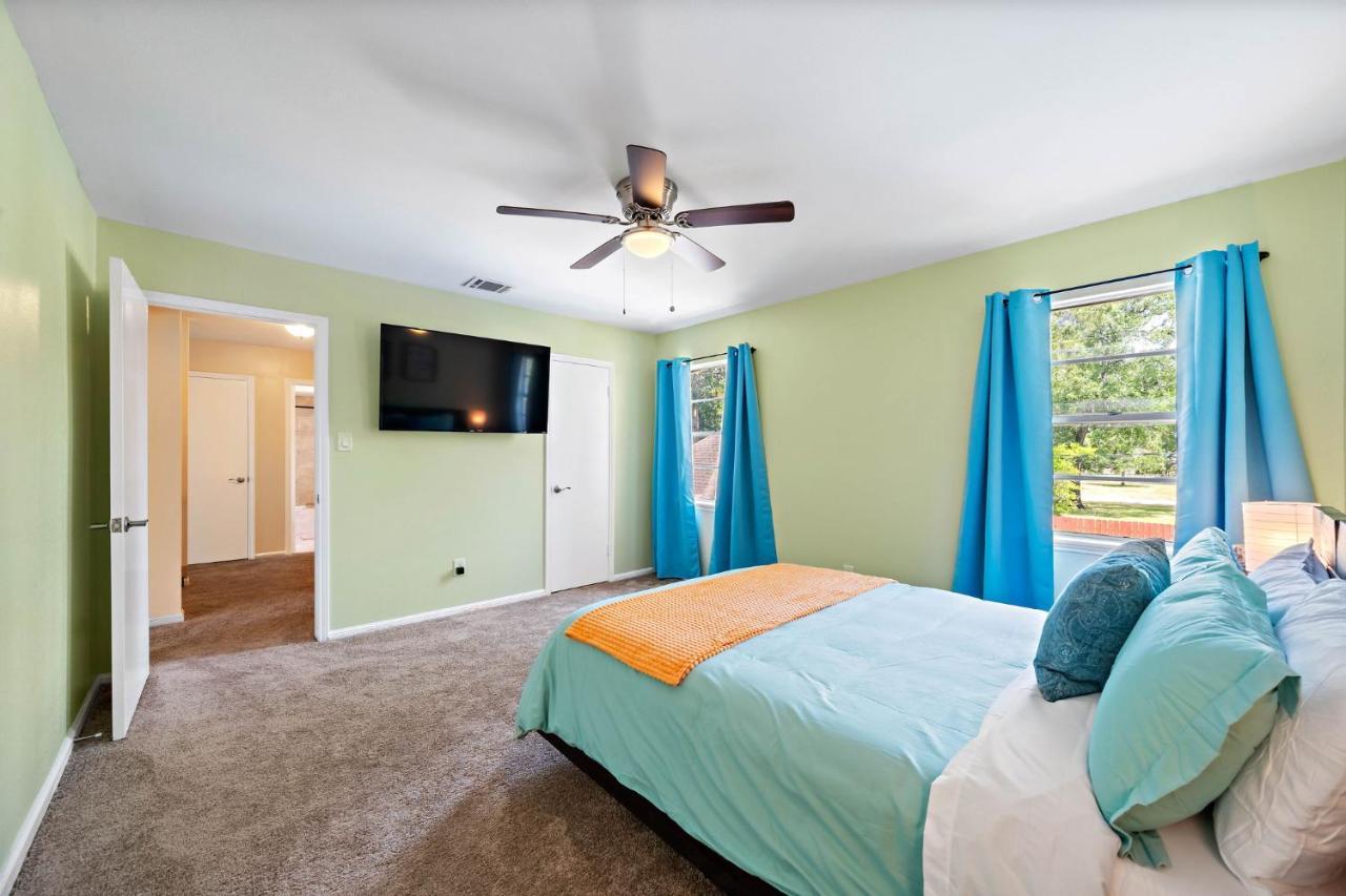 Pool Oasis Games Wifi Bbq Yard Sleep 16 Villa Houston Exterior photo